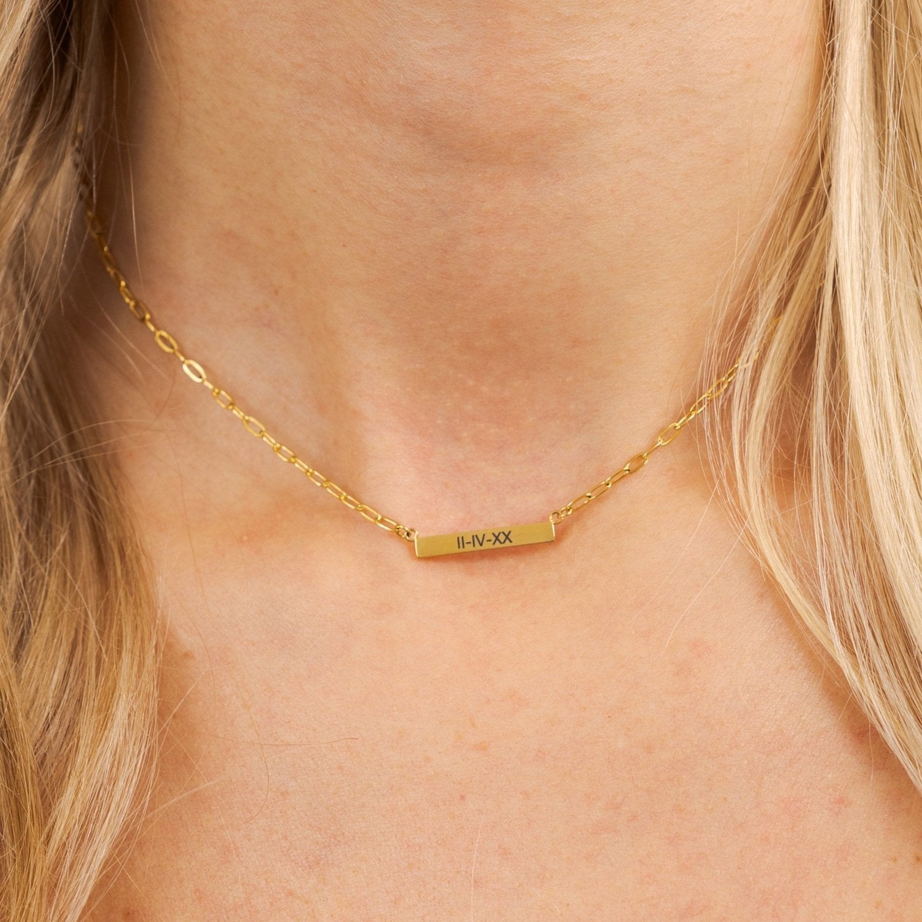 Personalized Bar Necklace Mini