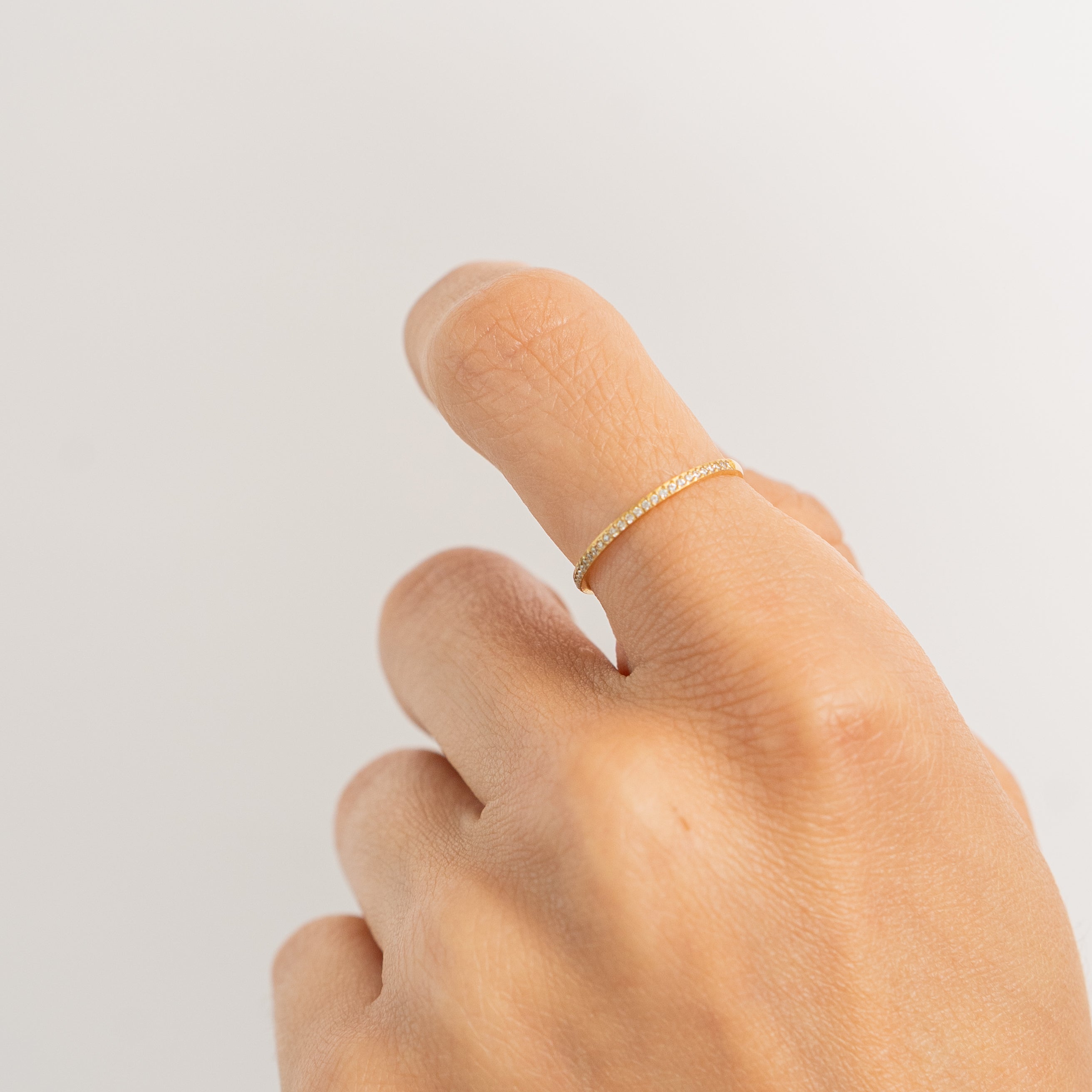 Dainty Diamond Band Gold