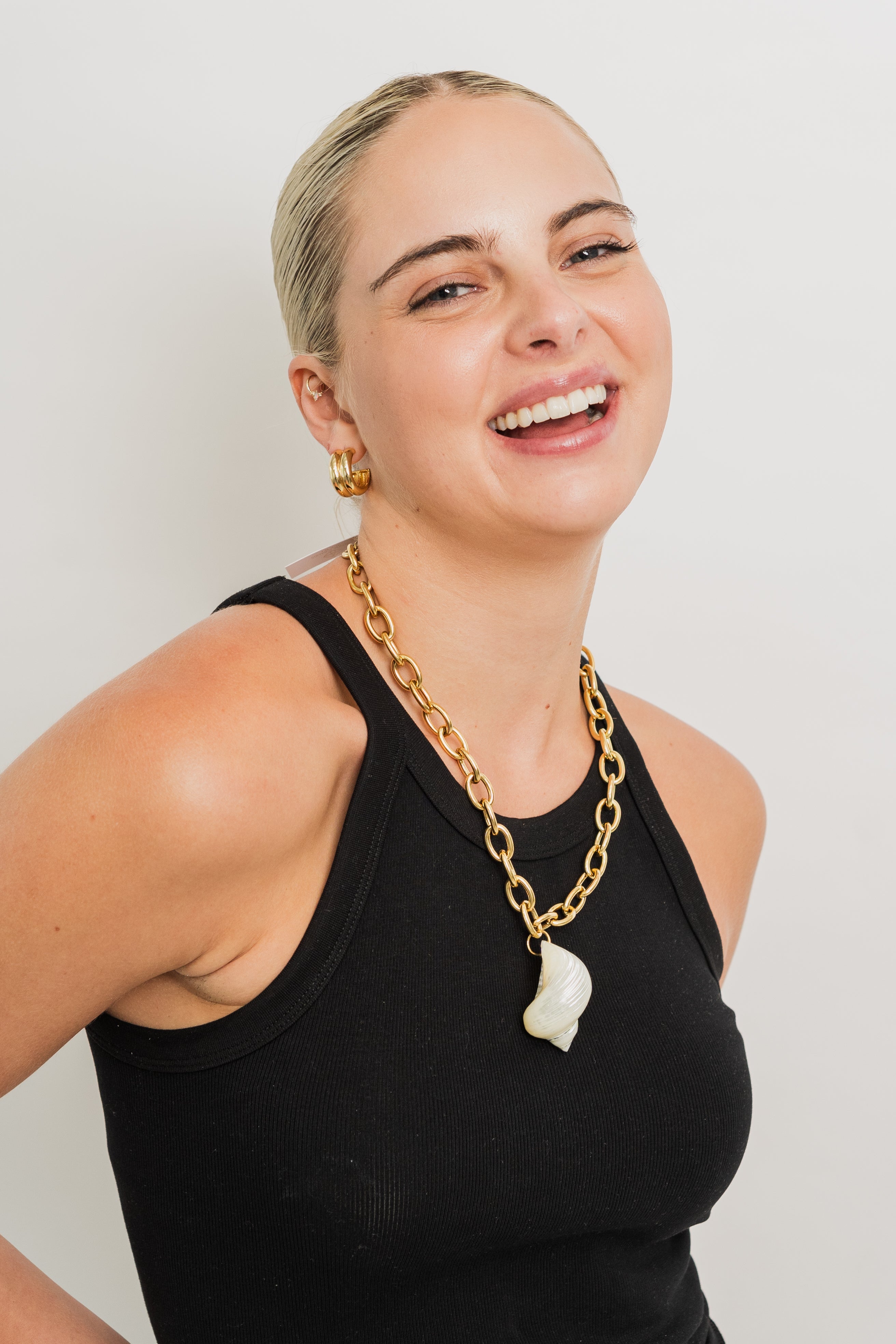Waterproof Gold Chunky Shell Pendant Necklace
